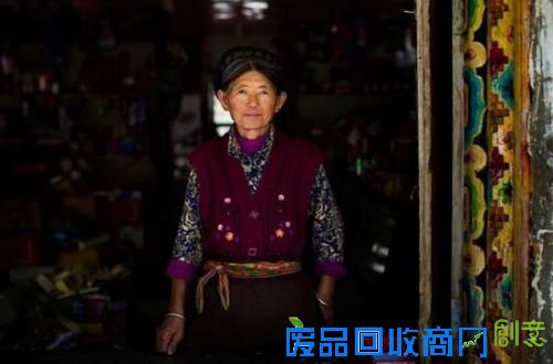 四川老太风韵犹存