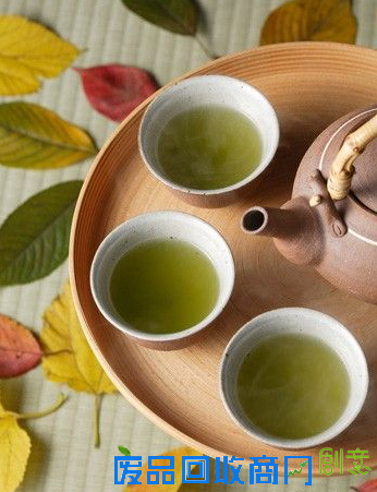 妹纸！“大姨妈”期间谢绝16种食物 你知道吗？