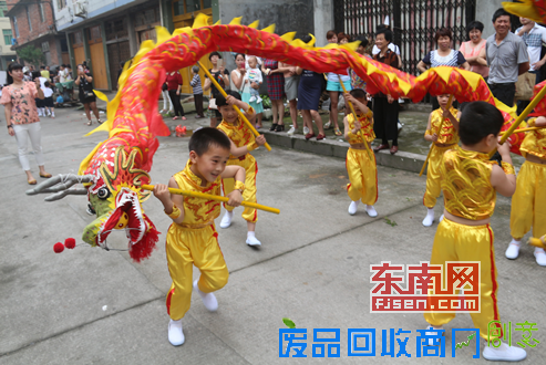 点头中心幼儿园举办幼儿趣味运动会 让孩子体验运动的快乐