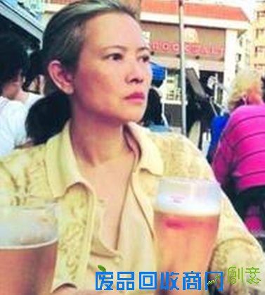 扒娱乐圈未解之谜：邓丽君巴掌印 范冰冰弟弟 汪峰离婚
