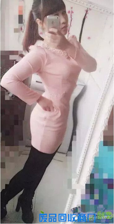 每日搞笑图：妹子，你没有捂住