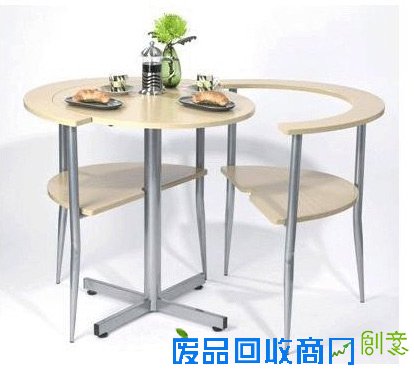 情侣餐桌
