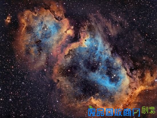 美男子自制仪器后花园拍宇宙星云（组图）