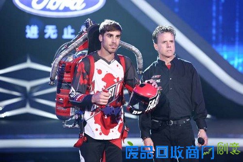 《挑战不可能》刘恺威把挖掘机当赛车开