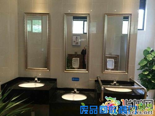 去年重庆启动建设113座公厕女厕位比例提高