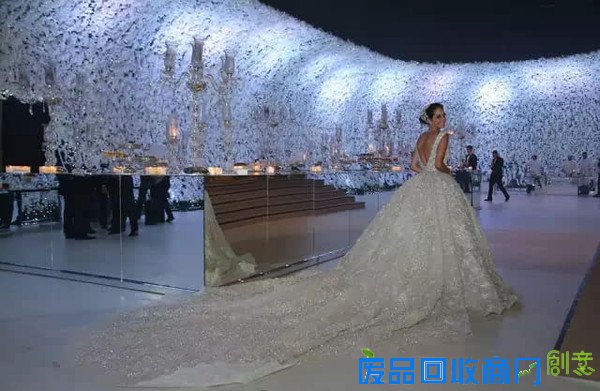 盘点全球奢华婚礼 天价礼服富贵逼人
