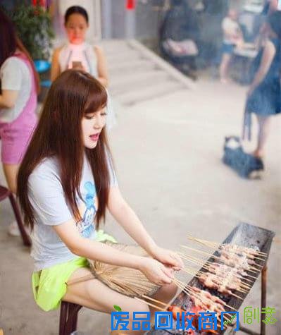 搞笑图片：妹子你好有心机啊！