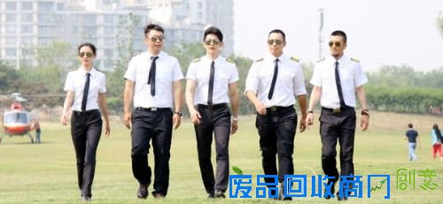 八卦绯闻轰炸：汪峰子怡霆锋阿菲抢头条