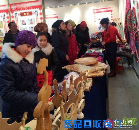 市委宣传部访惠聚工作组组织辖区居民参观非遗展