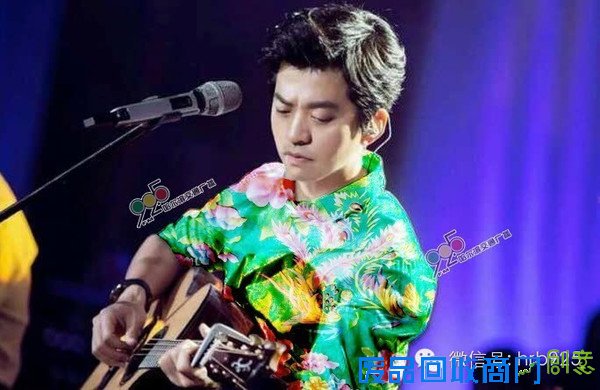 孙红雷、包贝尔等哈尔滨明星集体穿“花袄”！