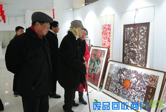 传统剪纸贺新春