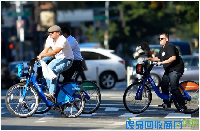 欧美明星一周街拍 德普请尽情变肥 我们有小李就OK