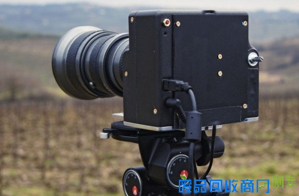 【DIY】摄影发烧友将爱普生扫描仪改装成1.43亿像素“照相机”