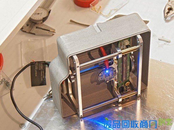 【DIY】摄影发烧友将爱普生扫描仪改装成1.43亿像素“照相机”