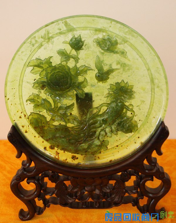 南玉工艺品亮相国际引发藏友浓厚兴趣