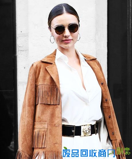 不会设计珠宝的辣妈不是好超模 米兰达可儿赢了！