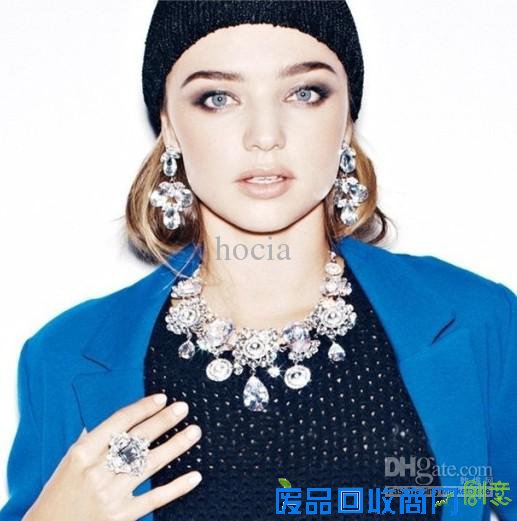 不会设计珠宝的辣妈不是好超模 米兰达可儿赢了！