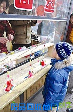 太原食品街里传统民间艺术受热捧