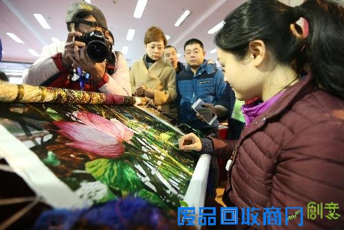 民间艺术现场表演素描