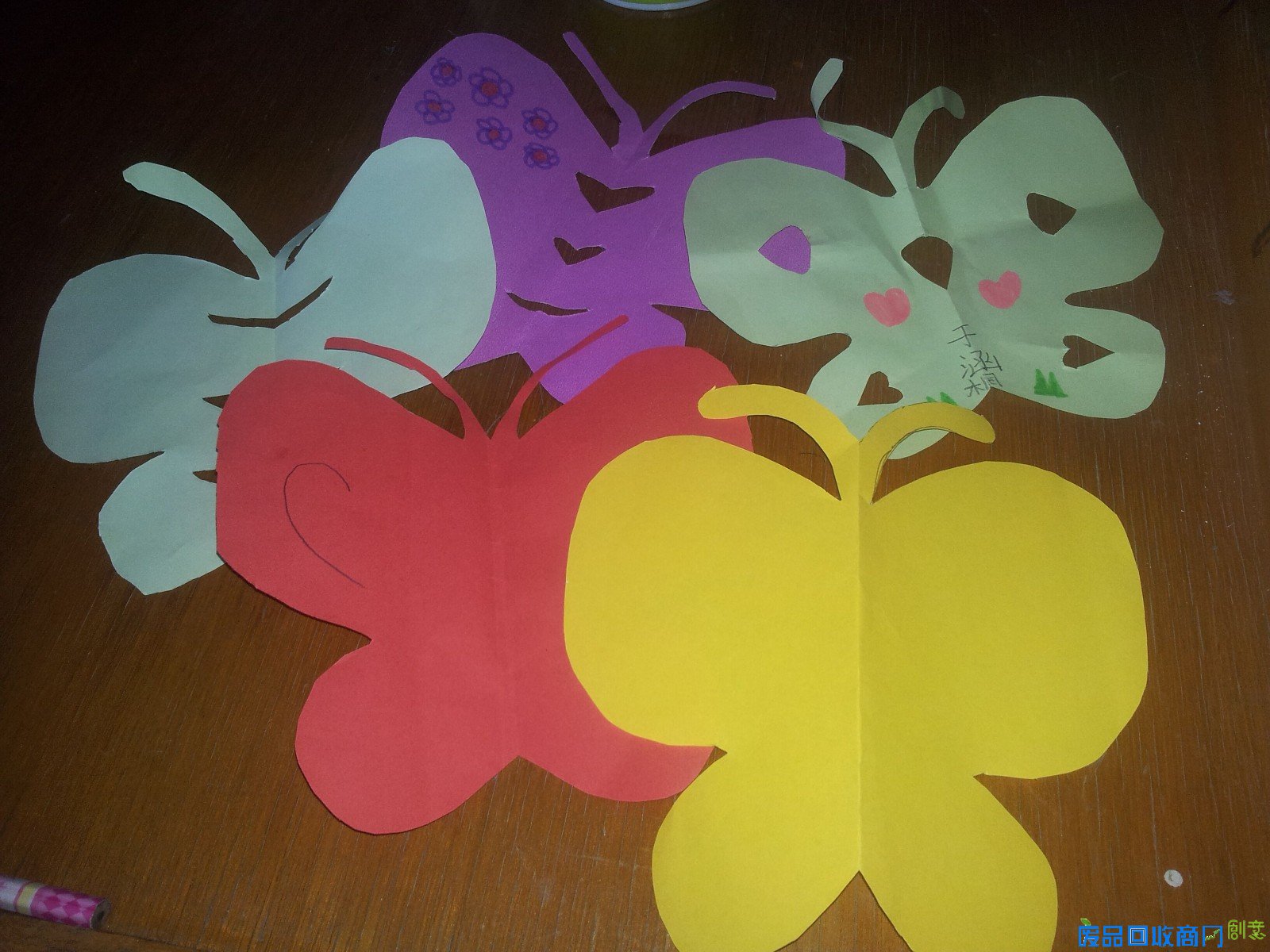 烟台开发区第六小学开展剪纸实践活动