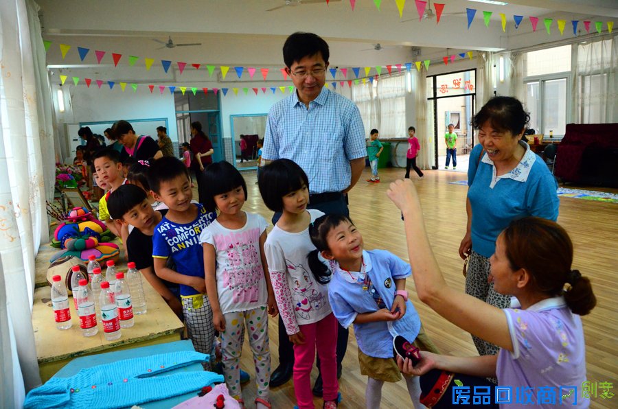 【组图】老少同乐话环保