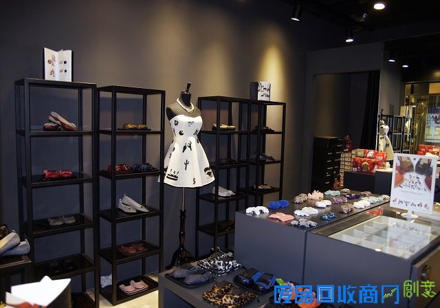 静安寺地下，你每天都在错过的 “轻致” 小店