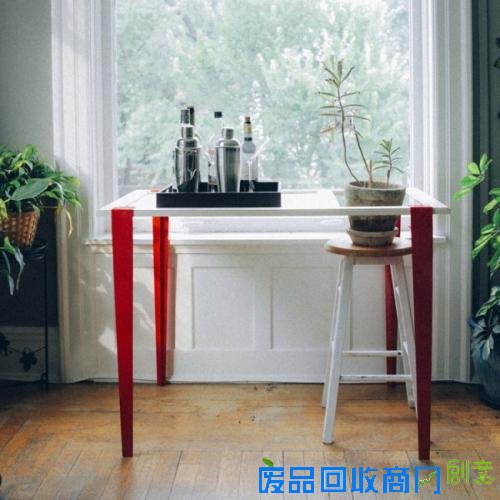  简约的自搭桌子