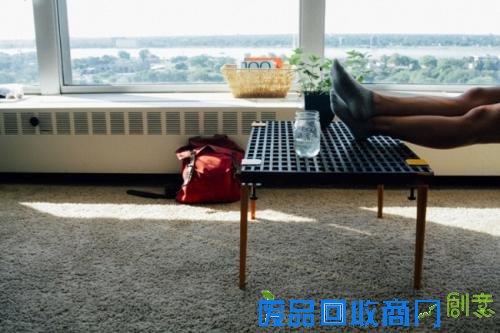  简约的自搭桌子