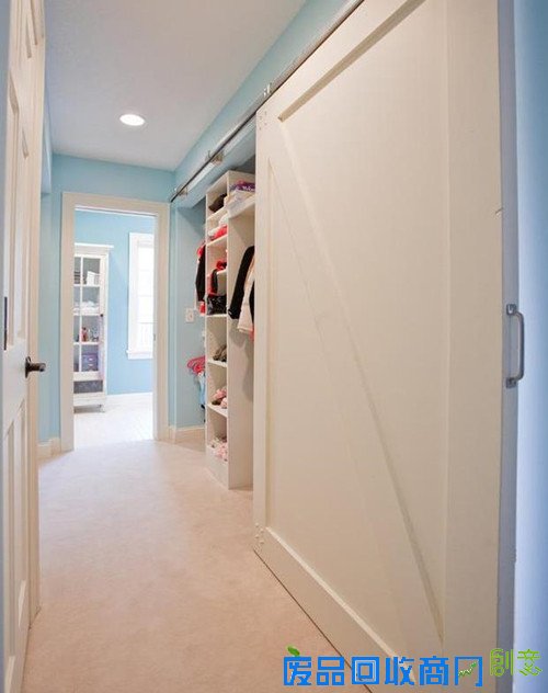 好看的谷仓门衣柜