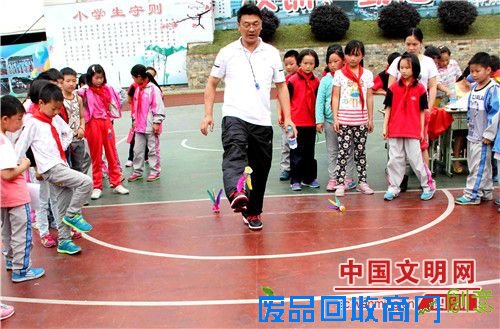 [阿坝]三江小学举行趣味运动会