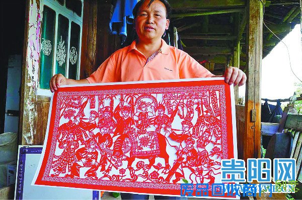 山村杨老师人称剪纸王 作品超400多幅屡次获奖