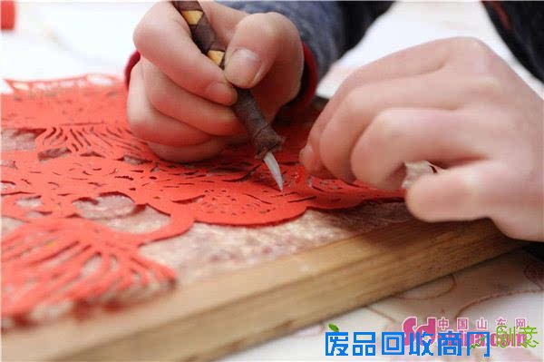 滕州剪纸艺术家：猴年让你《马上封侯》