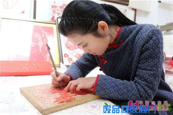 滕州剪纸艺术家：猴年让你《马上封侯》