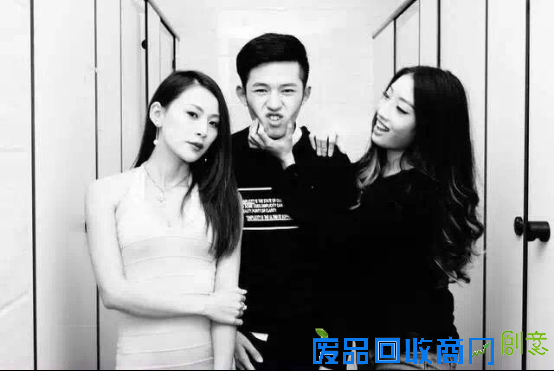 《爱囧》:荒诞的伦理囧事,让你欲罢不能!