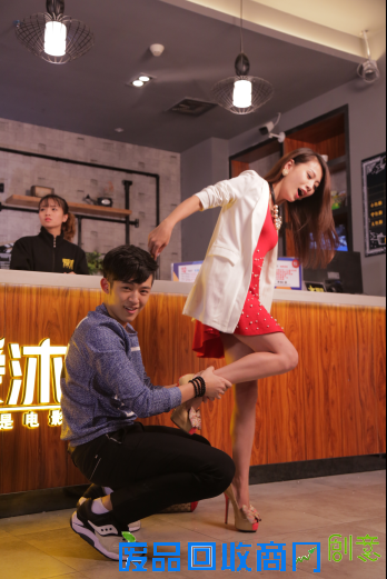 《爱囧》:荒诞的伦理囧事,让你欲罢不能!