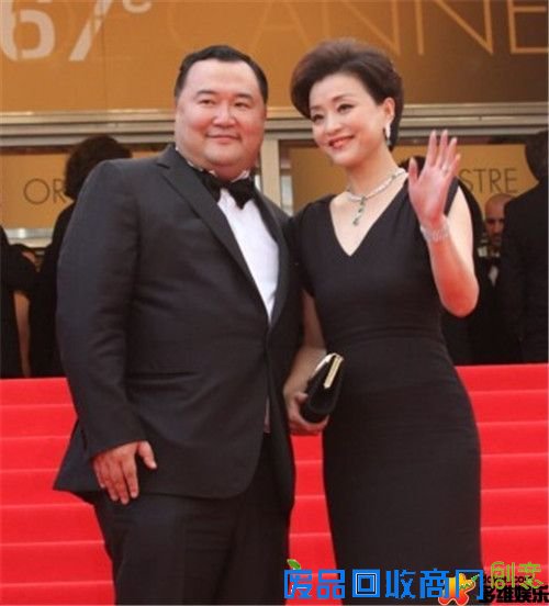 盘点娱乐圈靠老公扬名走红的女星