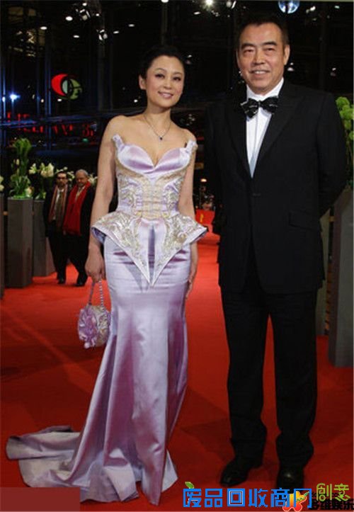 盘点娱乐圈靠老公扬名走红的女星