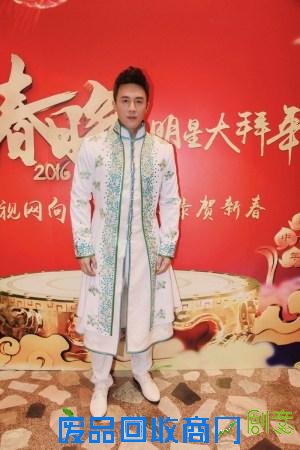 杜淳二登央视春晚 精美回族服饰花费一月制作