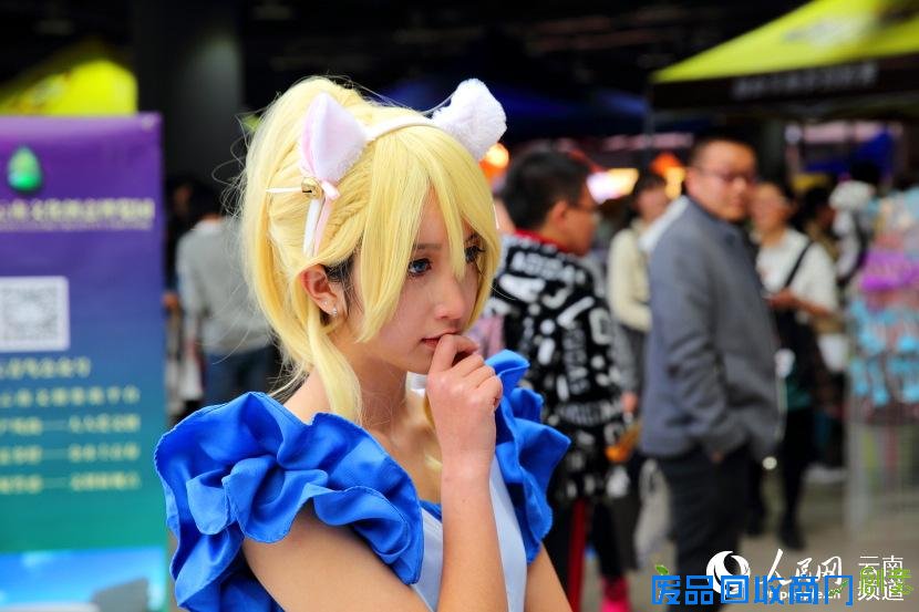 可爱少女角色扮演 人民网 薛丹 摄