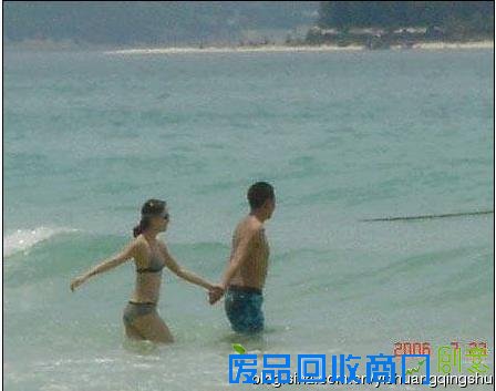 盘点将海滩当欲场激情缠绵的10对明星(图)