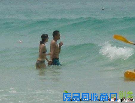 盘点将海滩当欲场激情缠绵的10对明星(图)