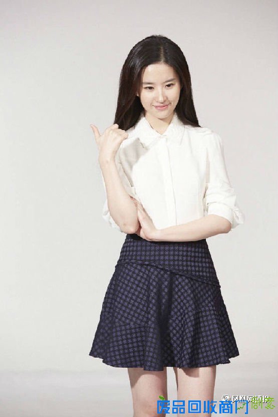 “小龙女”长大了 性感美貌并存的刘亦菲真诱人（图）