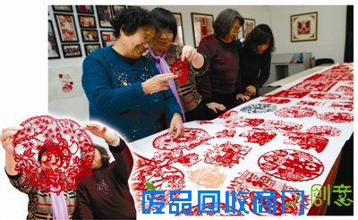 新区剪纸非遗传承人:“百猴”剪纸图新年见面礼