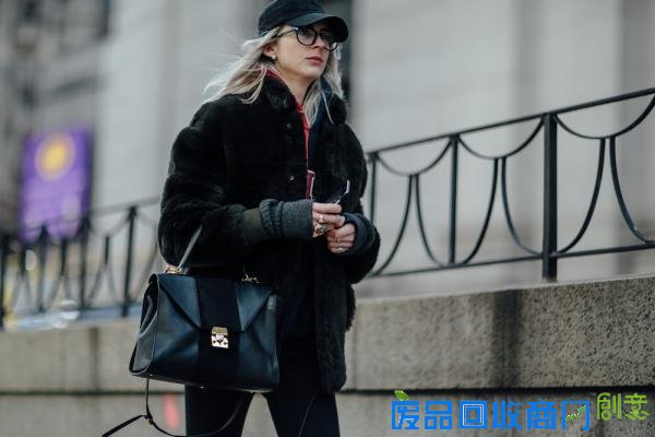 美图欣赏:2016秋冬纽约时装周秀场外的精彩街拍