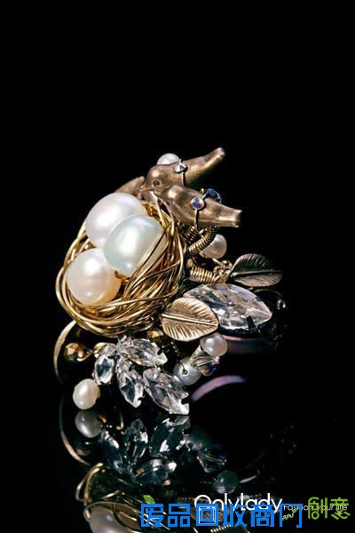 黄超燕：超模设计师的古董珠宝收藏