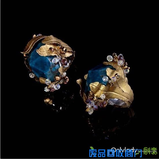 黄超燕：超模设计师的古董珠宝收藏
