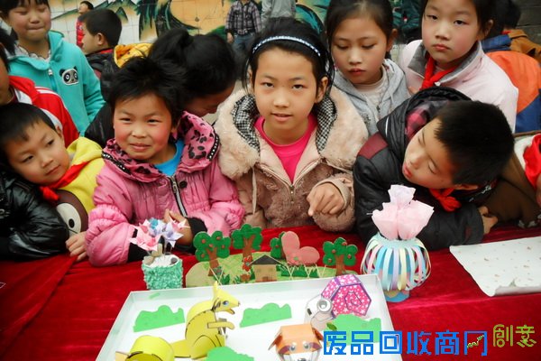 中山学校：寒假归来话收获， 巧手制作表童心