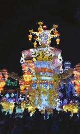 自贡灯会预展 38米高走马灯霸气亮相 全园最高