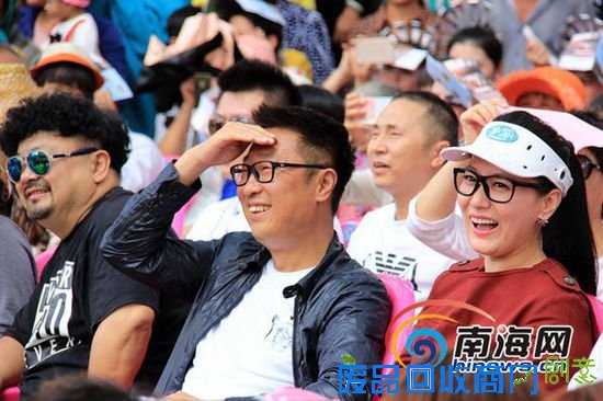 谭晶朱时茂林永健等亮相三亚美丽乡村中廖村 谭晶朱时茂林永健等亮相三亚美丽乡村中廖村