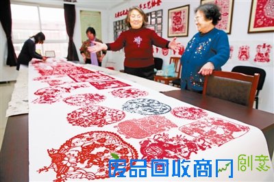 图文：天津十余名剪纸达人创作“百猴图”庆新年